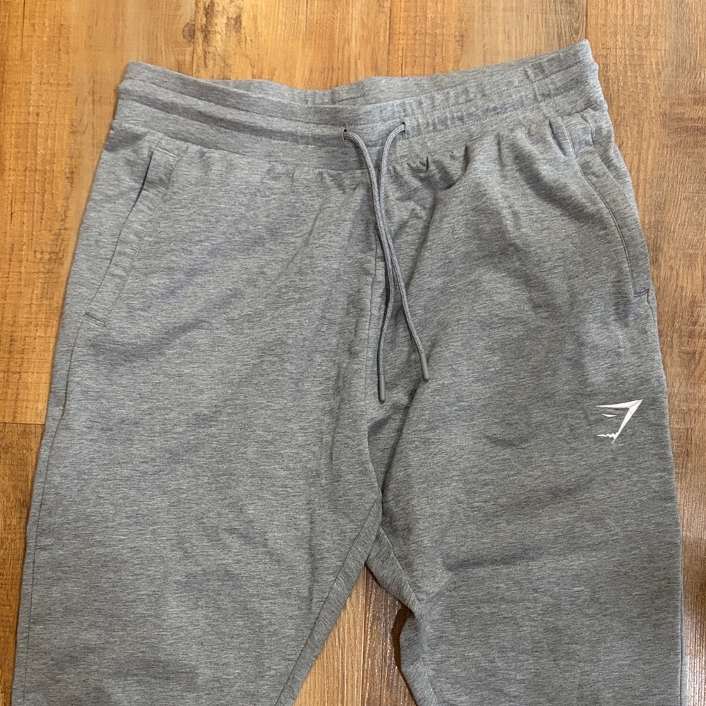 Gymshark gray joggers with pockets size large - Picture 5 of 7